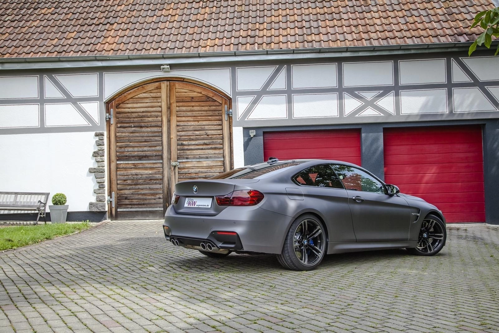 KW Suspensions 253200AN Комплект регулируемых пружин с занижением для BMW M2 F87 / M3 F80 / M4 F82 — фото 9 из 9