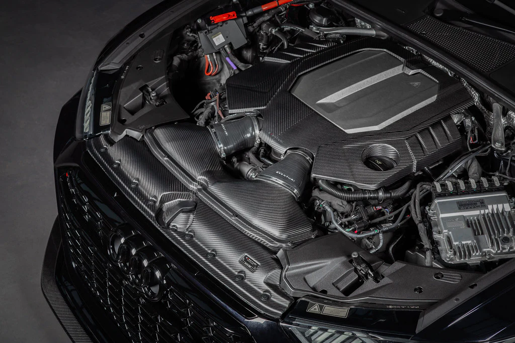 Eventuri EVE-C8RS6-CFM-ENG Черная карбоновая крышка двигателя для Audi RS6 RS7 C8 матовая — фото 2 из 3