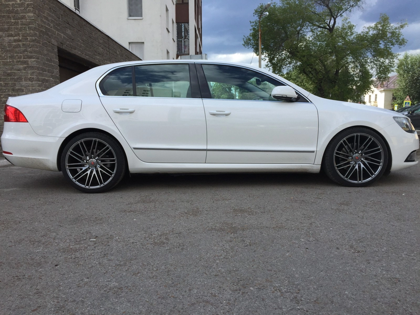 H&R 29162-1 Пружины с занижением VW Passat B6 / B7, Skoda Superb mk2 — фото 4 из 4