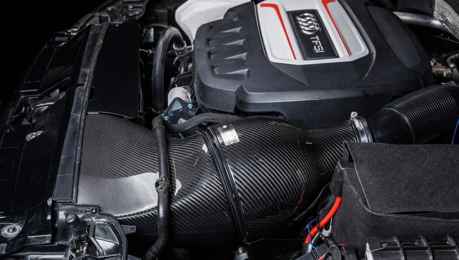 Eventuri EVE-2TFSI-CF-INT Впускная система из карбона для VAG 1.8 2.0 TSI MQB — фото 2 из 6