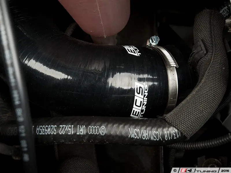 ECS Tuning ES#3076126 Силиконовый патрубок дроссельной заслонки для Audi A4 A5 Q5 B8 — фото 7 из 7