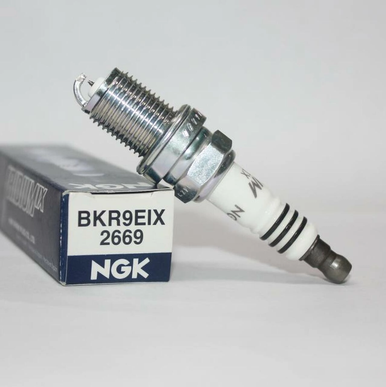 NGK BKR9EIX/2669 Свеча зажигания Iridium для VAG 1.8/2.0/3.0 TFSI TSI (9) — фото 3 из 4