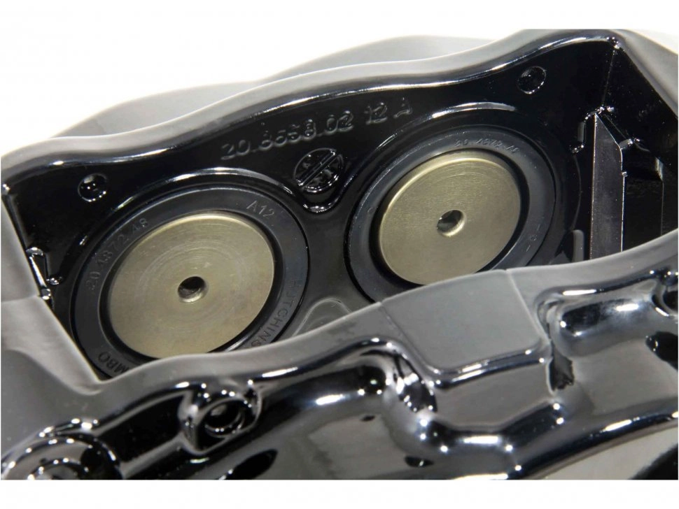 Brembo Комплект суппортов 4 поршня для VAG PQ35/MQB (чёрный) — фото 3 из 4