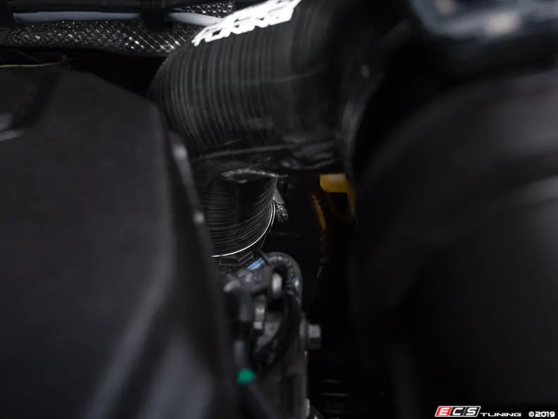 ECS Tuning ES#3697654 Силиконовый патрубок от короба воздушного фильтра для VAG 2.0 TSI Miller — фото 13 из 14