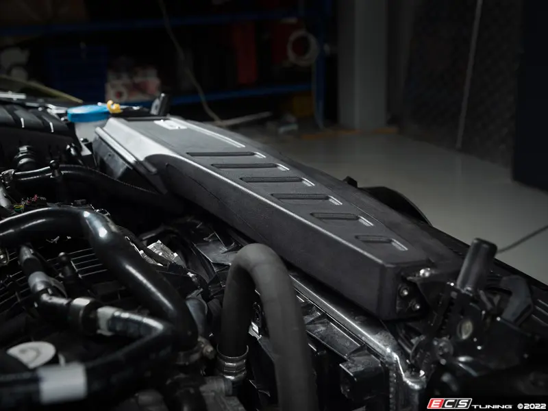 ECS Tuning ES#4727693 Передняя панель впускной системы для VAG MK8 GTI/Golf R (пластик) — фото 10 из 10