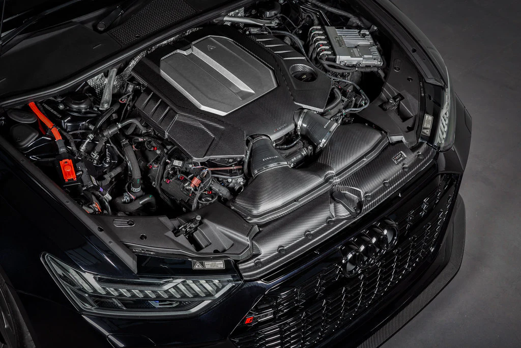 Eventuri EVE-C8RS6-CFM-ENG Черная карбоновая крышка двигателя для Audi RS6 RS7 C8 матовая — фото 3 из 3
