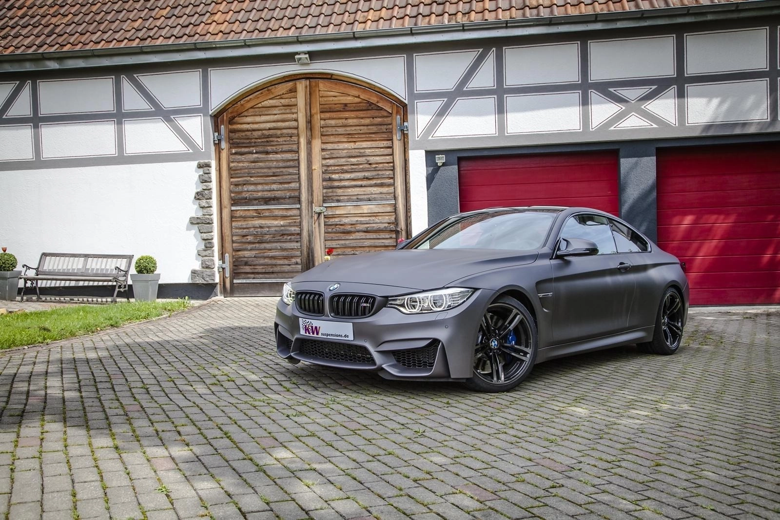 KW Suspensions 253200AN Комплект регулируемых пружин с занижением для BMW M2 F87 / M3 F80 / M4 F82 — фото 8 из 9